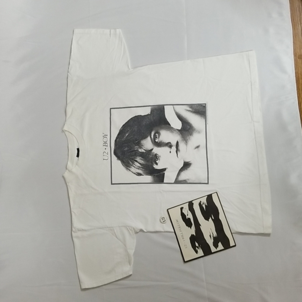U2 Boy tshirt & Vintage 45 w/button